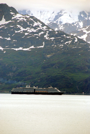 Holland American cruise ship visits a glacier